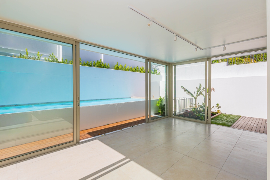 To Let 1 Bedroom Property for Rent in Bantry Bay Western Cape